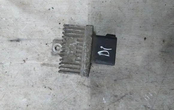 Renault Espace - Grand espace IV Glow plug pre-heat relay 7700115078 68D712