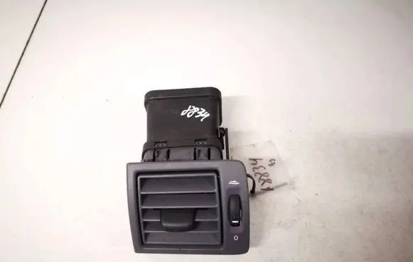 Volvo V50 Dash center air vent grill 30715098