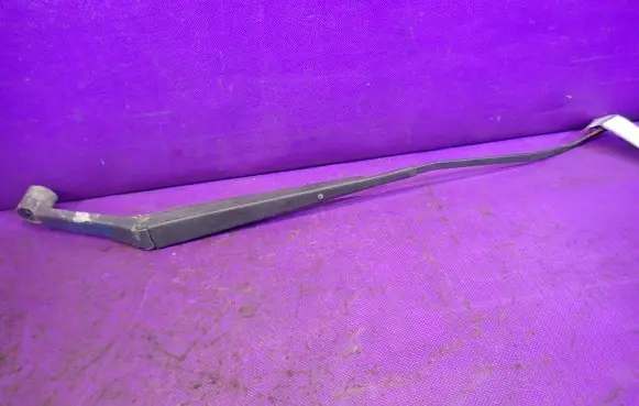 Mitsubishi Colt Front wiper blade arm