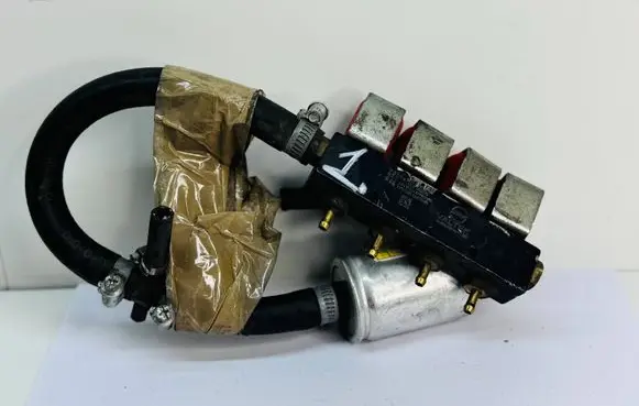 Renault Laguna II LP gas injector 67R010104 110R000040