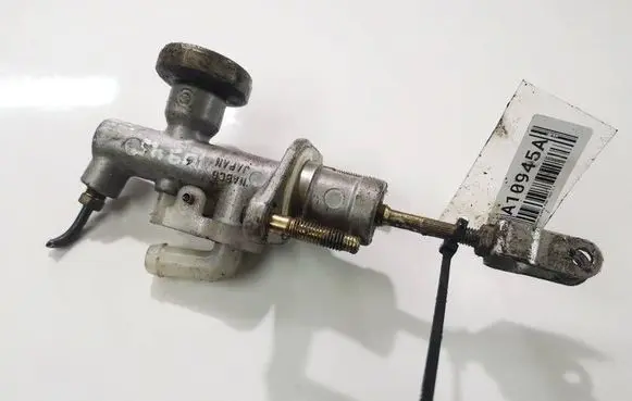 Nissan Almera Tino Clutch master cylinder 