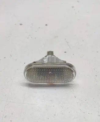 Nissan Qashqai Front fender indicator light 26160ax001
