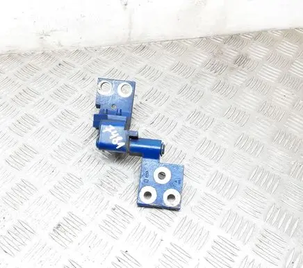 Citroen Berlingo Front door lower hinge 