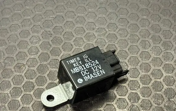 Mitsubishi Pajero Other relay MB818524