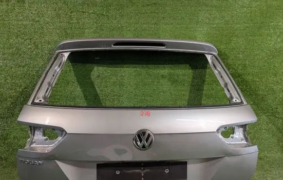 Volkswagen Tiguan Truck tailgate 