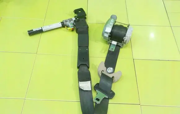 SsangYong Tivoli Front seatbelt 7460235100 BEZPIECZENSTWA
