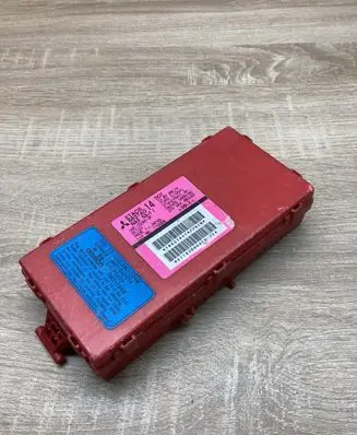 Mitsubishi Outlander Fuse module 8637A014 G8C224M3F