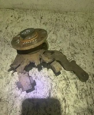 Volkswagen Touran I Rear wheel hub