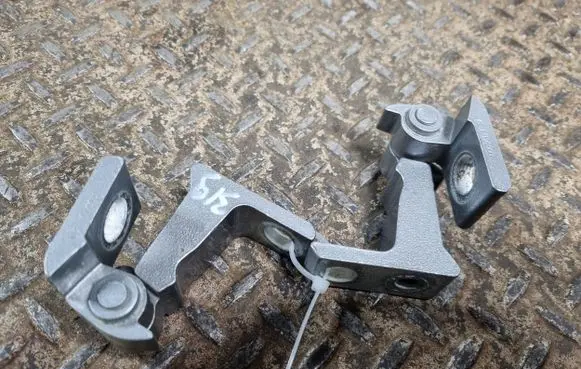 Volkswagen Tiguan Allspace Rear door hinge set 8V5833404C