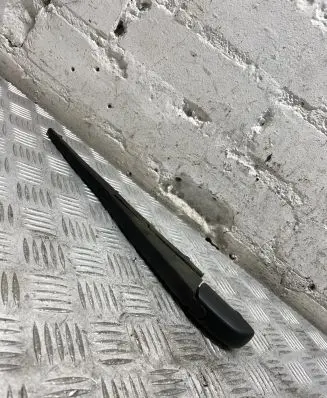Toyota RAV 4 (XA30) Rear wiper blade 