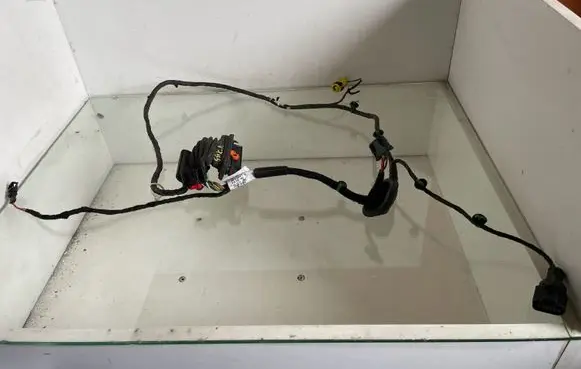 Volkswagen Golf Plus Front door wiring loom 5M1971120F