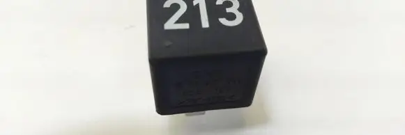 Volkswagen PASSAT B5 Other relay 443951253J