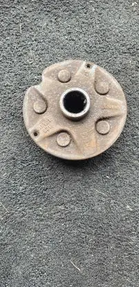 Volkswagen Transporter - Caravelle T3 Rear wheel hub spindle/knuckle 211501621