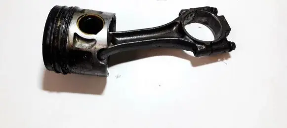 Volkswagen PASSAT B5 Piston with connecting rod 045c