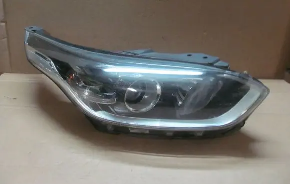 KIA Ceed Headlight/headlamp 92102J7050 150220190501 RJ05RH05