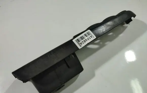 Hyundai Getz Front door window switch trim 935701C110 93570-1C110