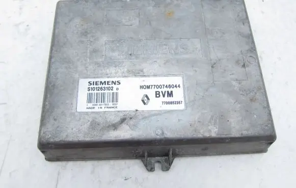 Renault 19 Engine control unit/module 7700746044 7700852357