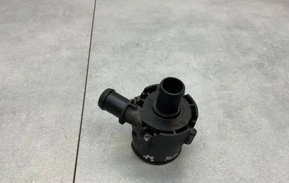 Audi A3 S3 8V Electric auxiliary coolant/water pump 5G0965561