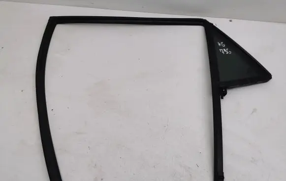 KIA Stonic Rear vent window glass 
