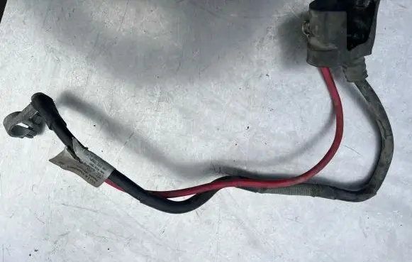 Volkswagen Touran I Positive cable (battery) 1K0971228