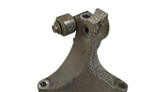 Subaru Outback (BS) Engine mounting bracket 