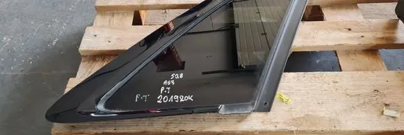 Audi RS Q8 Rear side window 4M8845298P