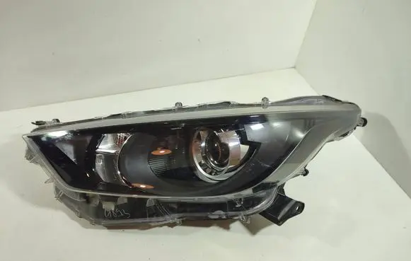 Toyota Yaris XP210 Headlight/headlamp