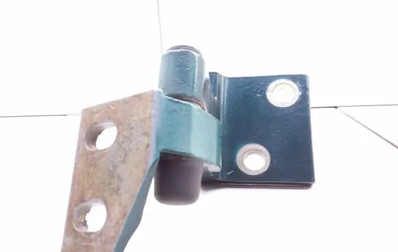 Peugeot 406 Rear door lower hinge
