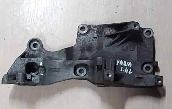 Skoda Fabia Mk2 (5J) Engine mounting bracket 045903143E