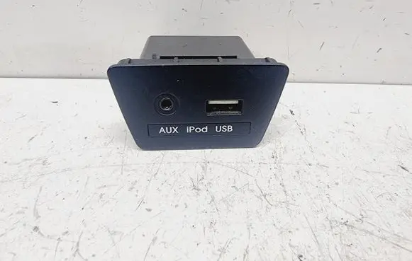 Hyundai ix35 USB socket connector 961102S500TAN 961102S500