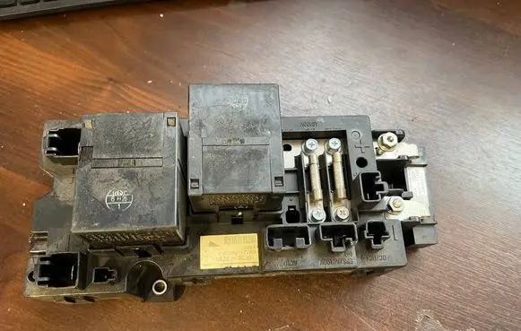 Toyota Prius (XW30) Relay mounting block G92Z128010