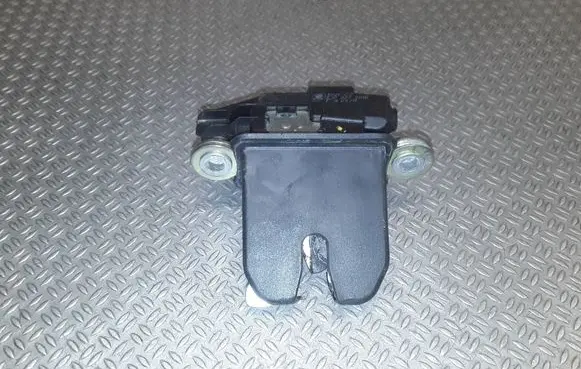 Skoda Fabia Mk2 (5J) Tailgate/trunk/boot lock/catch/latch 5J0827501B