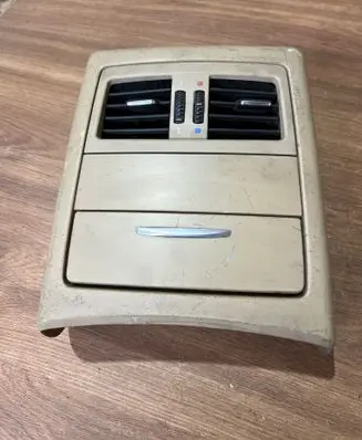 BMW 3 E90 E91 Rear air vent grill 7118049