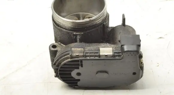 Volvo S60 Electric throttle body valve 30711553