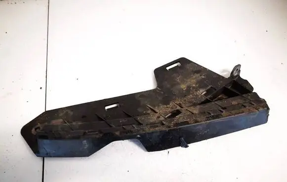 Volvo XC70 Front bumper mounting bracket 30796388