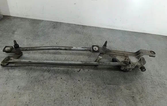 Ford Focus Front wiper linkage 