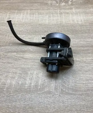 Audi 100 S4 C4 Turbo solenoid valve 357906283