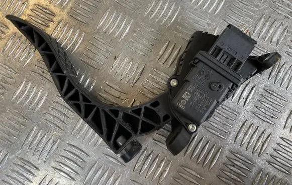 Audi A6 S6 C6 4F Accelerator throttle pedal 4F1723523B 6PV00898406