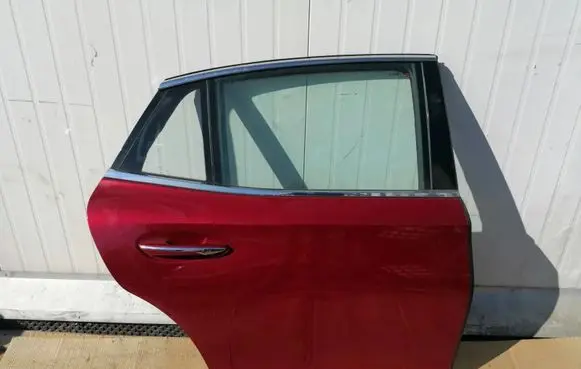 Lexus LS V Rear door 