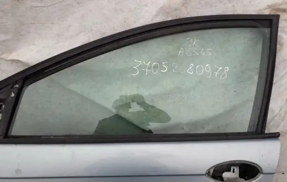 Citroen C5 Front door window glass four-door