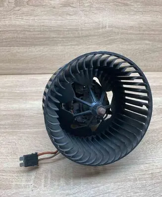 Volkswagen PASSAT B6 Heater fan/blower 1456004901 6736000507