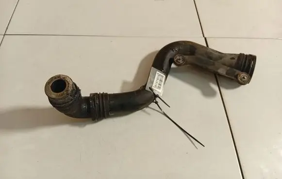 Intercooler hose/pipe