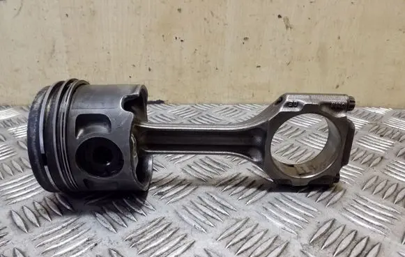 Volkswagen Transporter - Caravelle T4 Piston with connecting rod 81L34 028H