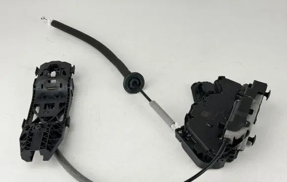 Audi A1 Front door lock 5TC837015D 8V0839885