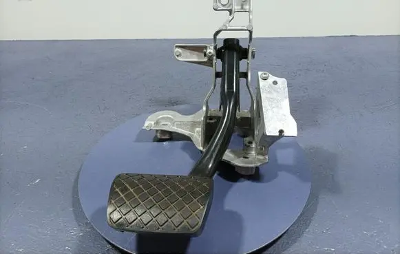 Audi A8 S8 D2 4D Accelerator throttle pedal 4N1723117