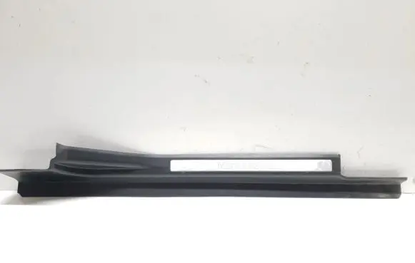 Mercedes-Benz C W203 Side skirt front trim A2036800835