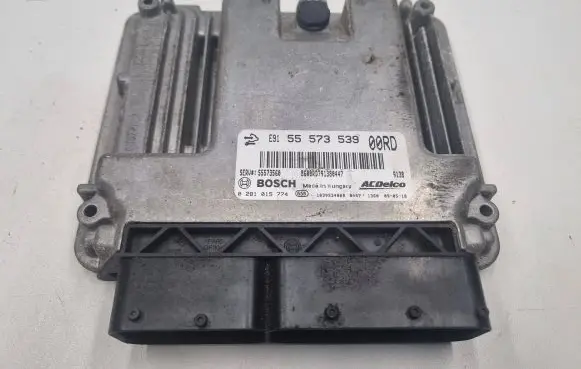 Opel Insignia A Engine control unit/module 55573539 55573560 0281015774