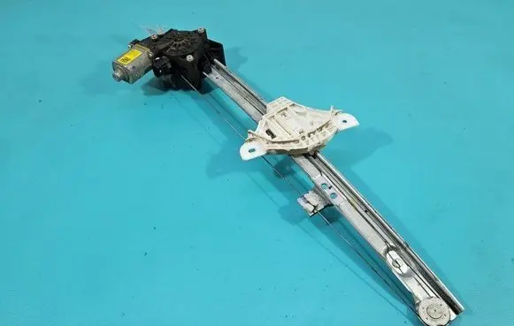 Hyundai i20 (BC3 BI3) Front door window regulator with motor 82460Q0000 IMPRK1514825