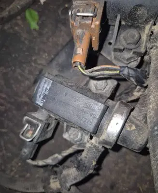 Volkswagen Sharan Vacuum valve 1HO906627