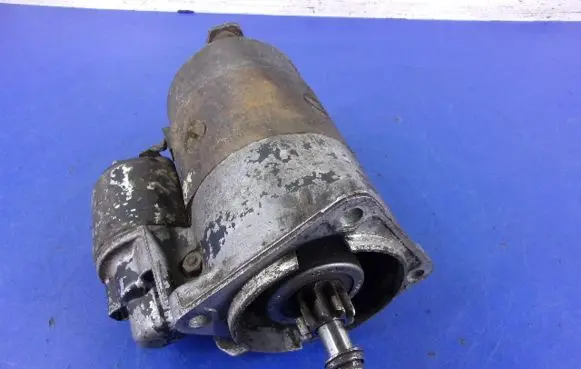 Volkswagen PASSAT Starter motor 049911023D